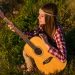 Ragazza con la chitarra
